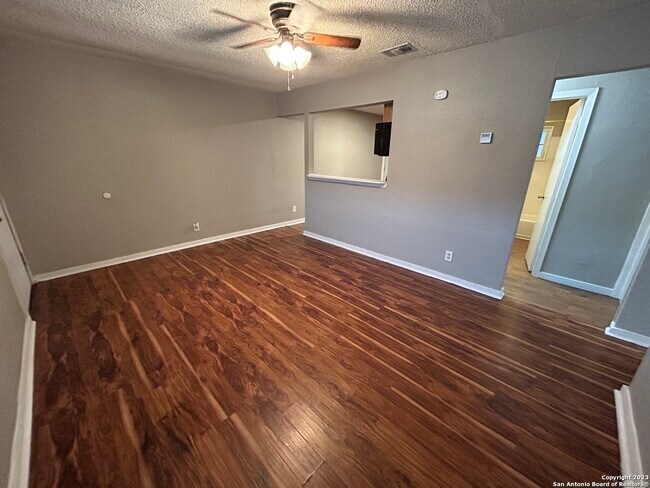Building Photo - 1026 Edison Dr