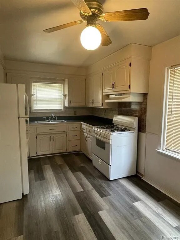 Building Photo - 32851 Linderman Ave
