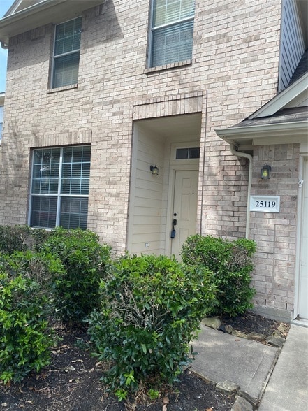 Building Photo - 25119 Hazel Ranch Dr
