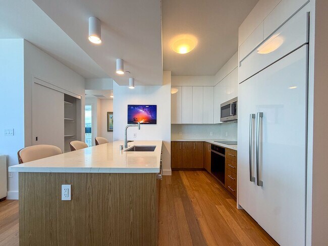 Building Photo - High-Floor 2BR Corner Unit with Expansive Views & 2 Parking at Azure Ala Moana