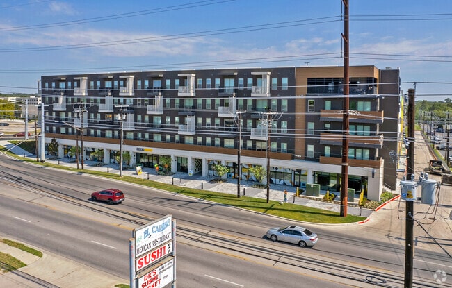 Building Photo - Atlas North Lamar