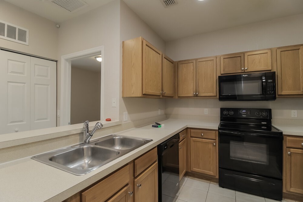 Building Photo - 2586 Grand Central Pkwy