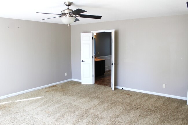 Building Photo - 2244 McGregor Ct