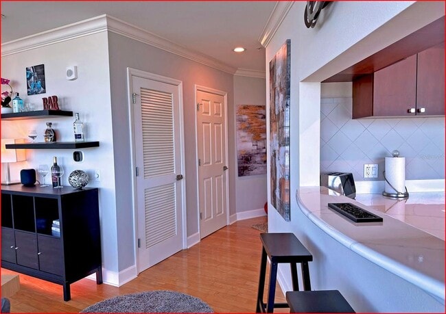 Building Photo - 322 E Central Blvd