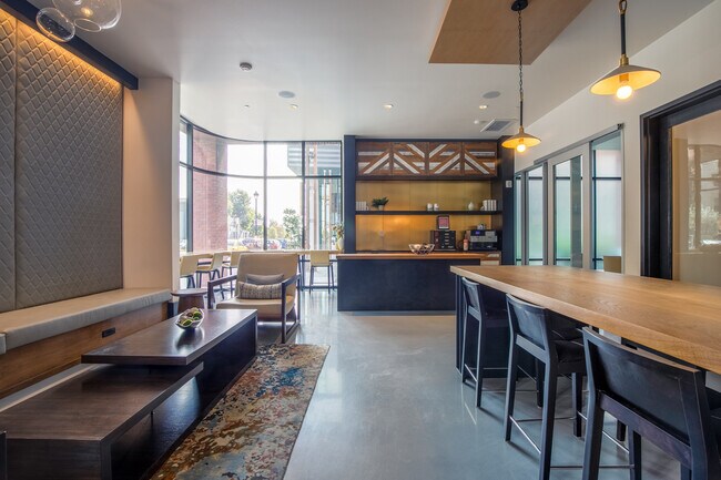 Building Photo - 800 Indiana St