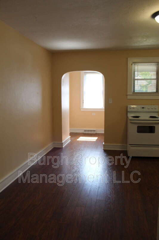 Building Photo - 651 Orchard St