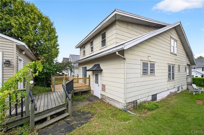 Building Photo - 111 Maplehurst Ave