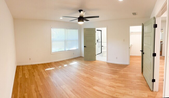 Building Photo - 2302 Brooklawn Dr