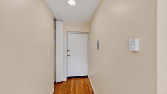 Building Photo - 525 Highland Ave