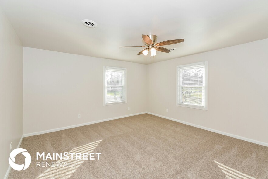Building Photo - 4044 Elizabeth Dr