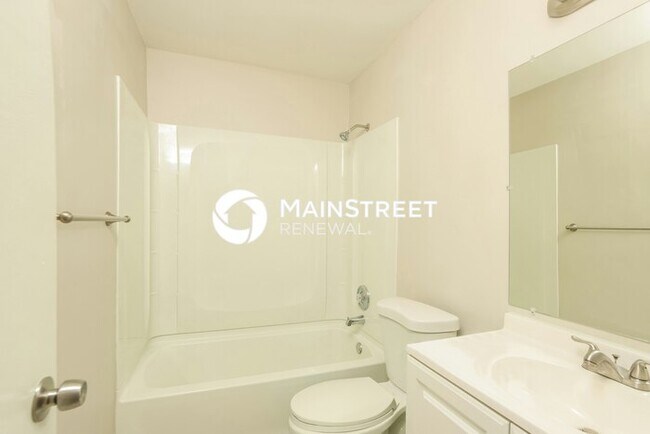 Building Photo - 4 Bedroom Pet-Friendly Home in MELBOURNE, ...