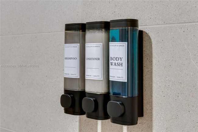 Building Photo - 225 N Miami Ave