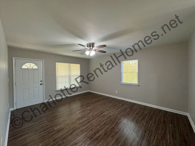 Building Photo - Rocking Chair front porch in Mint Hill!