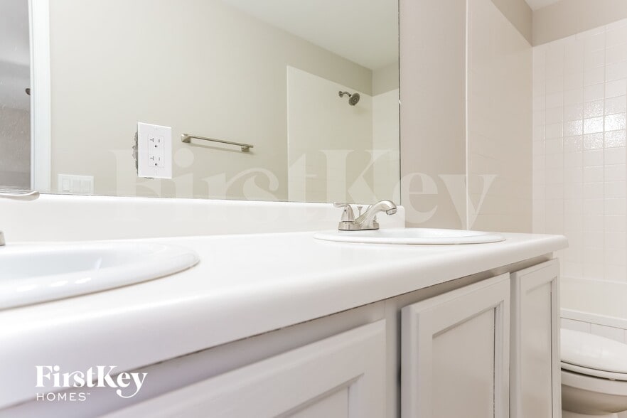 Building Photo - 7170 Allens Park Dr