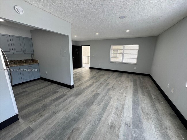 Building Photo - 3300 S Dixie Hwy