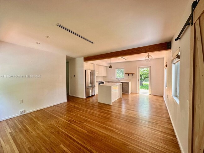 Building Photo - 630 Cardinal St