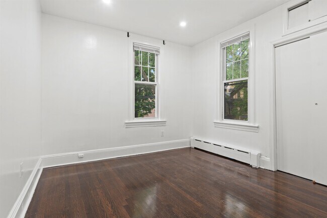 Building Photo - 56 Highwood Terrace