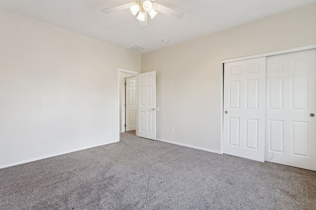 Building Photo - 5 bedroom