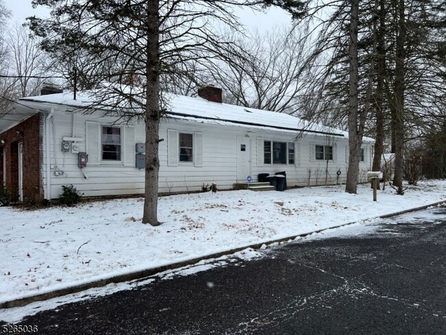 Building Photo - 19 Lavina Terrace