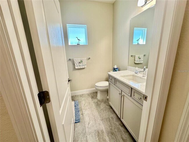 Building Photo - 2633 Star Apple Wy