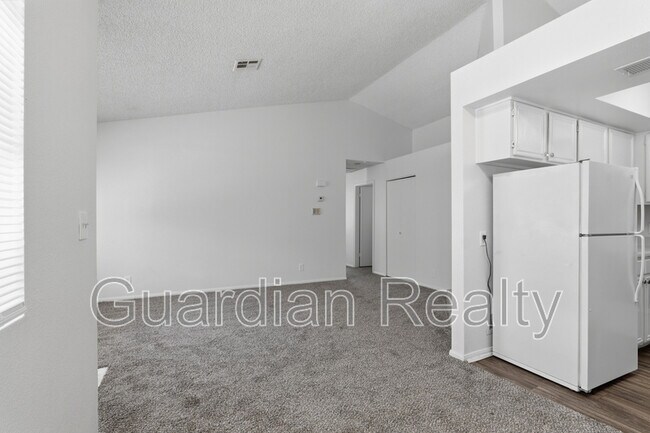 Building Photo - 5355 Rod Ct