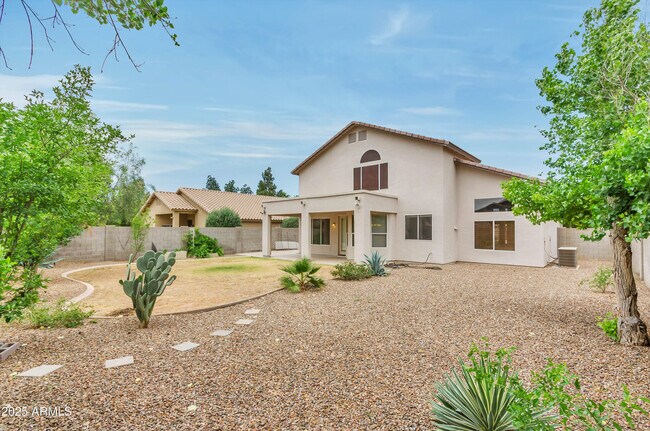 Building Photo - 413 W Weatherby Pl