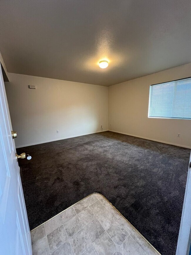 Two Bedroom, One Bathroom Apartment 2023 N Eldorado Ave Klamath Falls