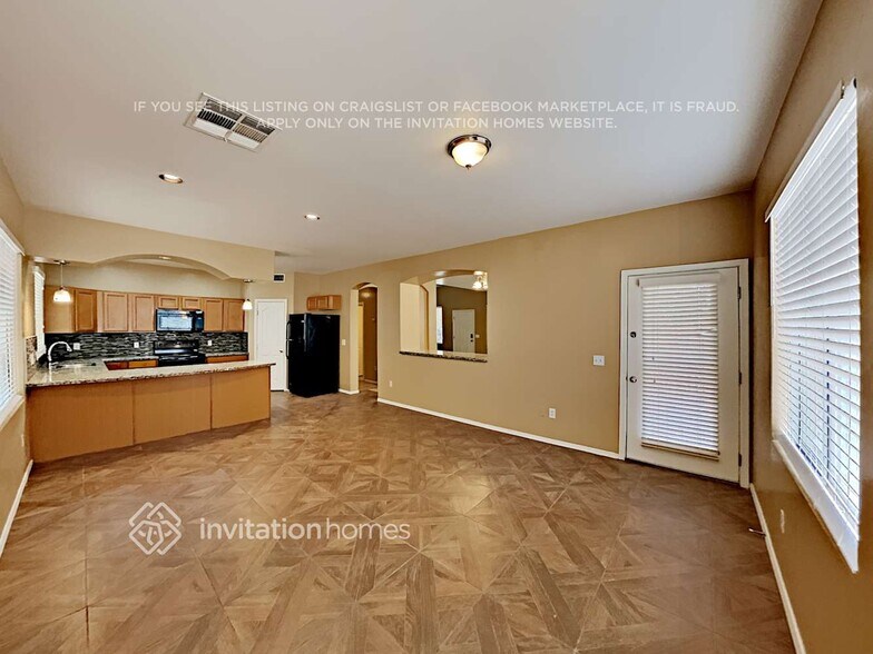 Building Photo - 1323 S 121st Ln