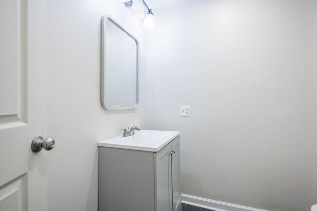 Building Photo - 361 Broadway