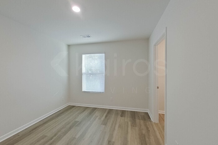 Building Photo - 117 Inez Ave