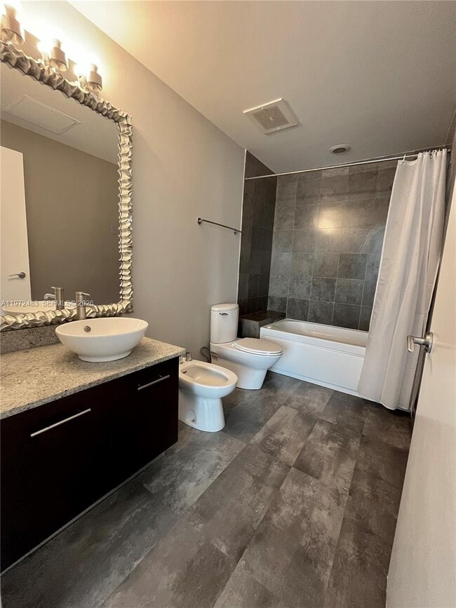 Building Photo - 3029 NE 188th St