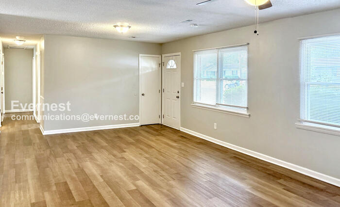 Building Photo - 14005 Glenview Dr SW