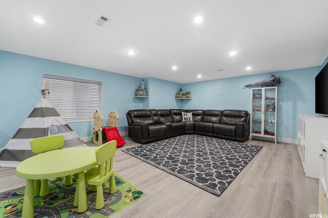 Building Photo - 9288 Castlebury Ct