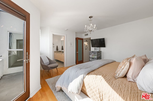 Building Photo - 843 17th St