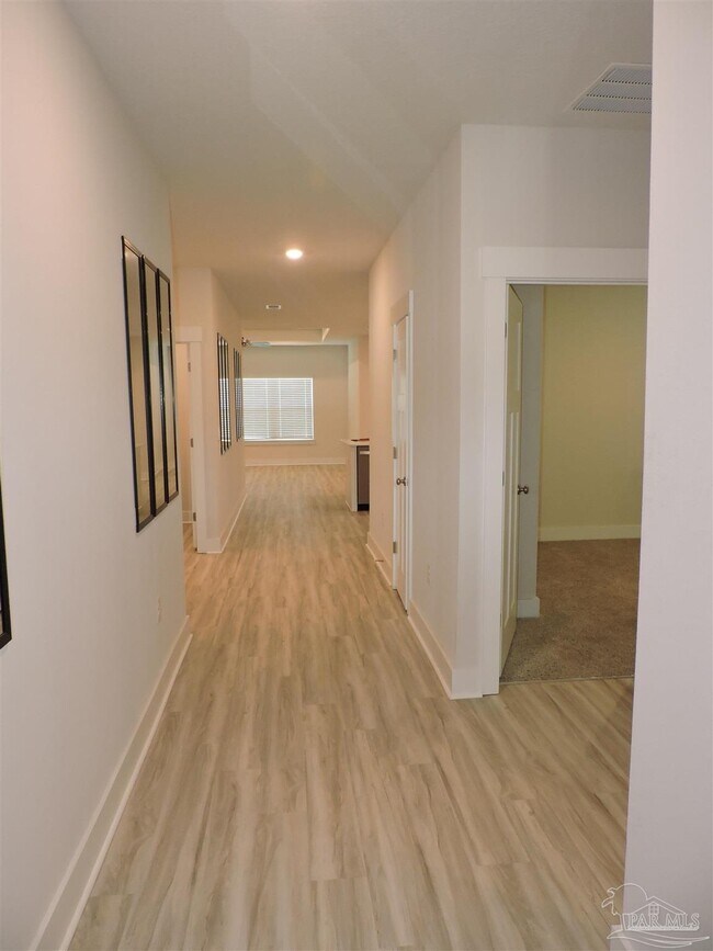 Building Photo - 5851 Sargassum Ln