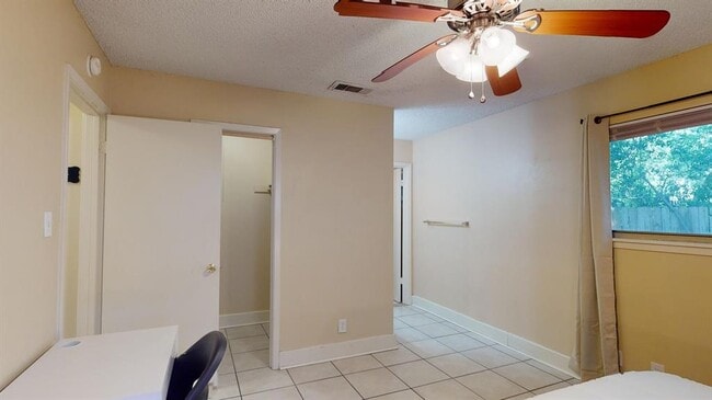 Building Photo - 9104 Quail Creek Dr