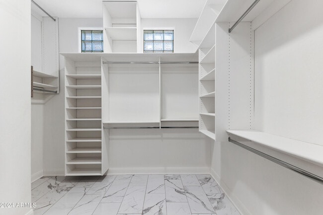 Building Photo - 11811 E Terra Dr