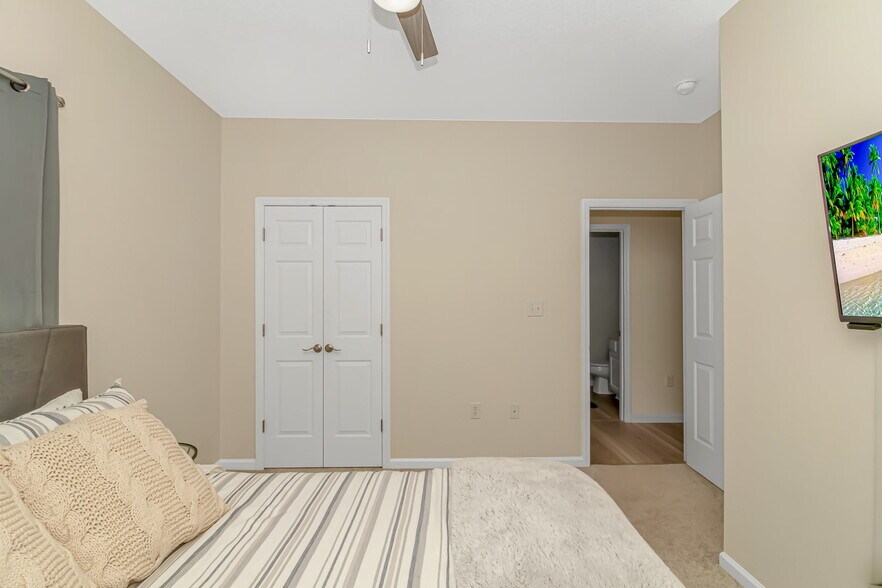 Building Photo - 2070 Cross Gate Blvd