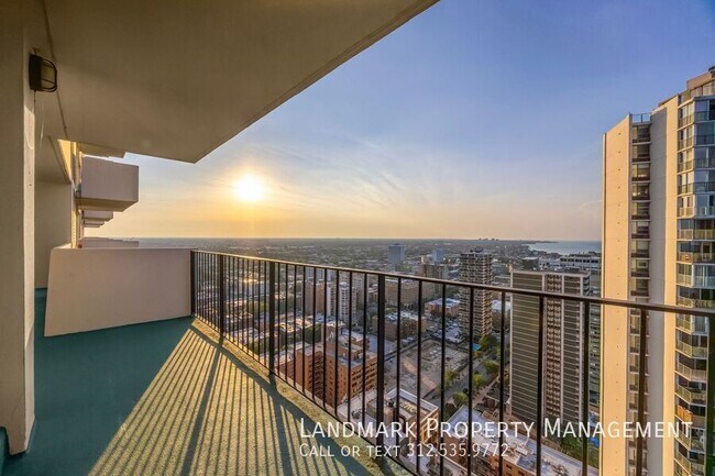 Building Photo - 6033 N Sheridan-Unit 35D