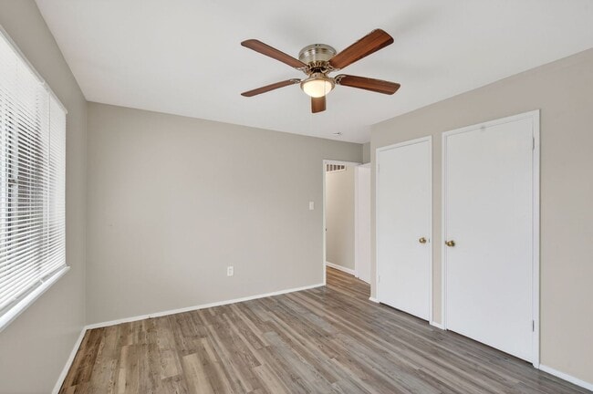 Building Photo - Updated 3-Bedroom Home with Fenced Yard in Florissant