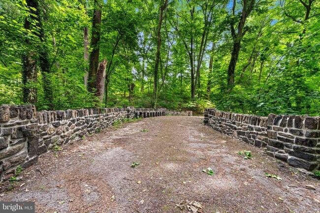 Building Photo - 1018 Beech Rd