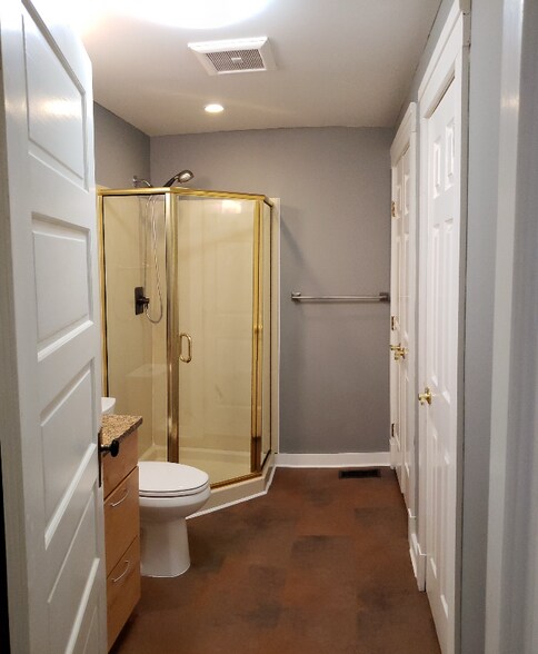 Building Photo - 2413 Vine St