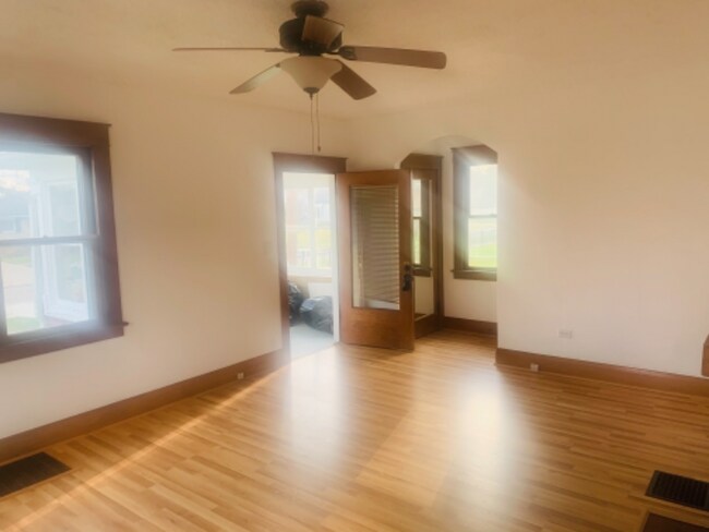 Building Photo - 3236 Schneider Rd