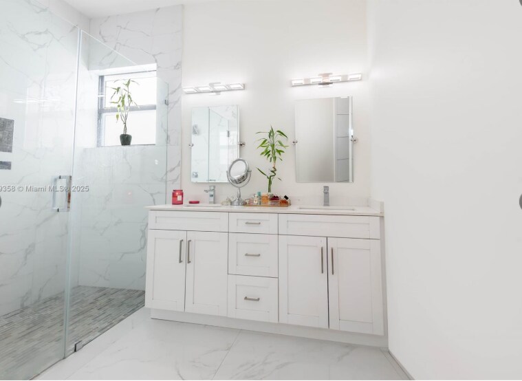 Building Photo - 17320 SW 92nd Ct