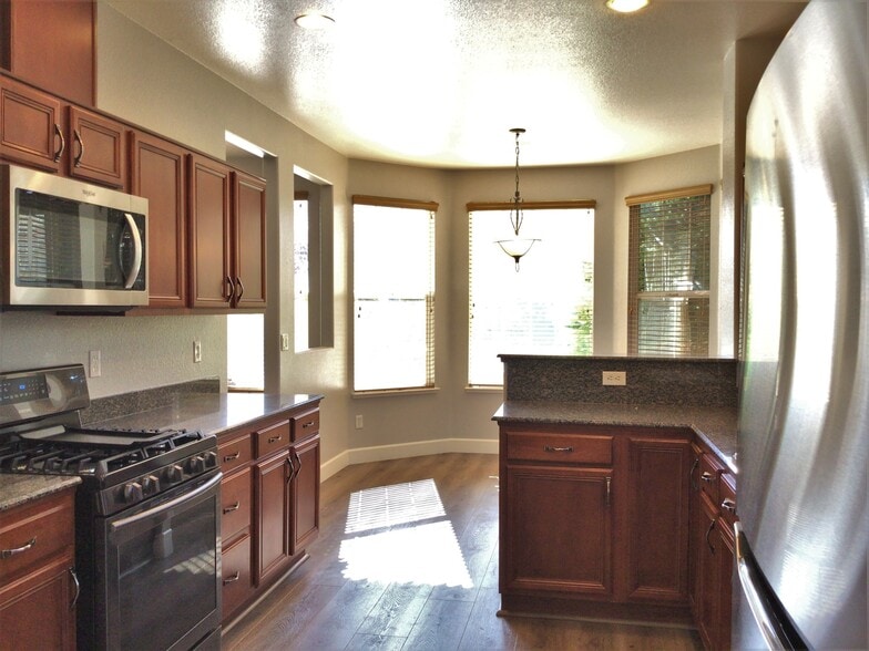 Building Photo - 5838 Rainier Peak Dr