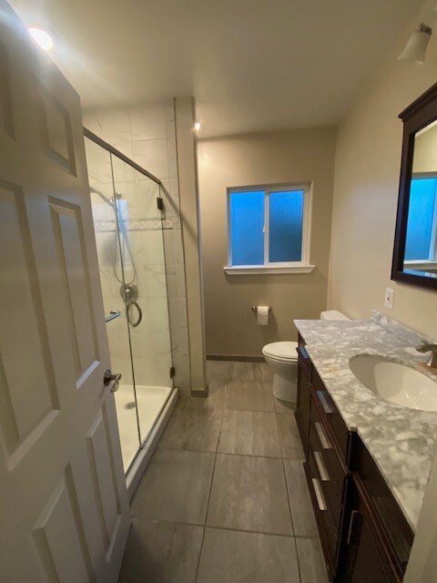 Building Photo - 447 W 2nd St