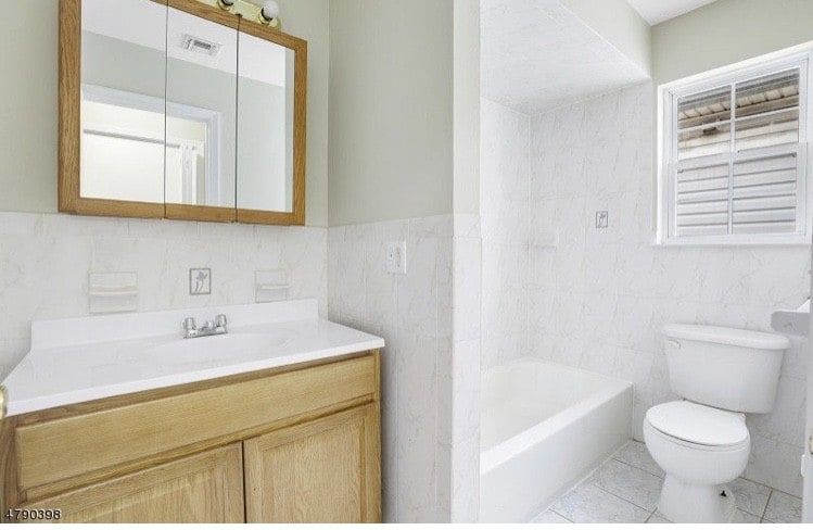 Building Photo - 276 Oraton St