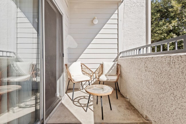 Building Photo - 2929 Kings Rd