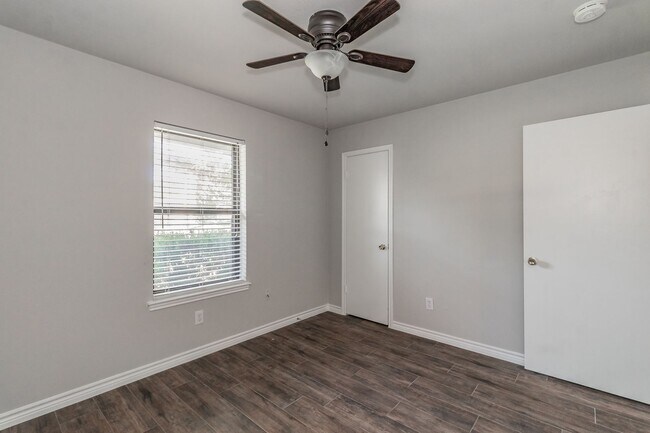 Building Photo - COMING SOON! UPDATED 3 BEDROOM IN ALEDO