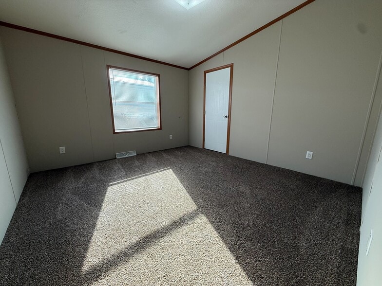 Building Photo - 11701 Cascade Cir